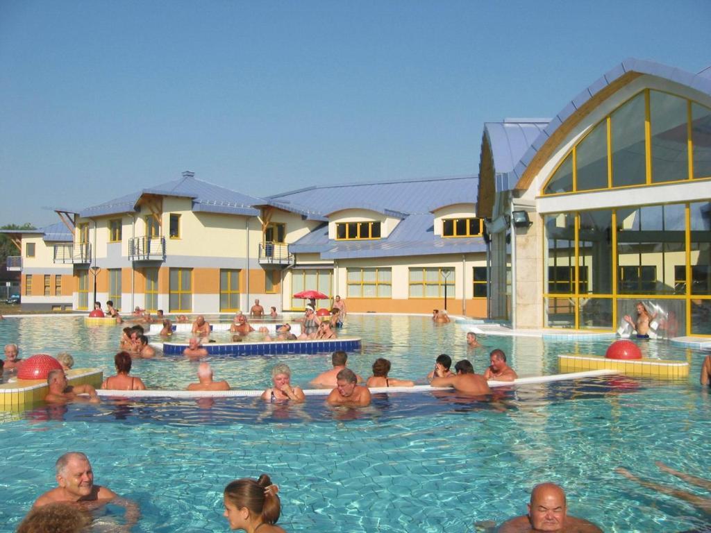 Vitalmed Hotel Sarvar Exterior photo