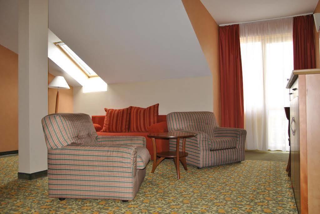 Vitalmed Hotel Sarvar Exterior photo