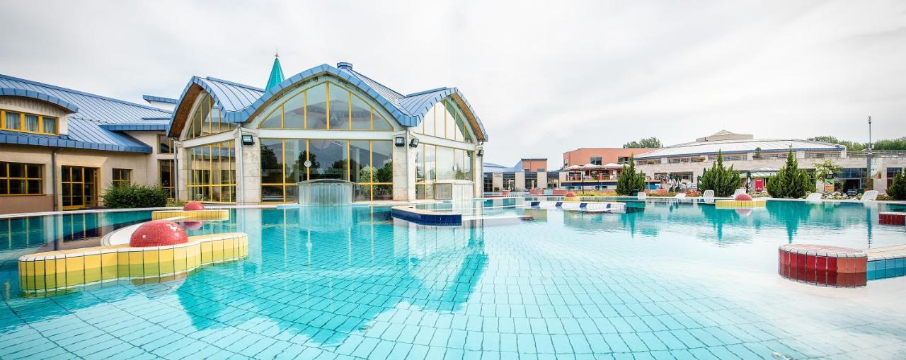 Vitalmed Hotel Sarvar Exterior photo