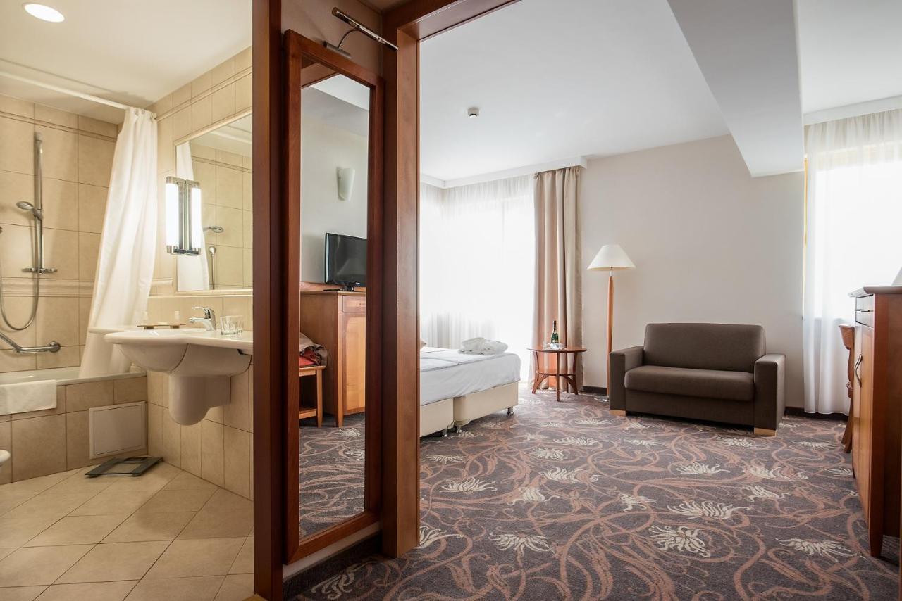Vitalmed Hotel Sarvar Exterior photo